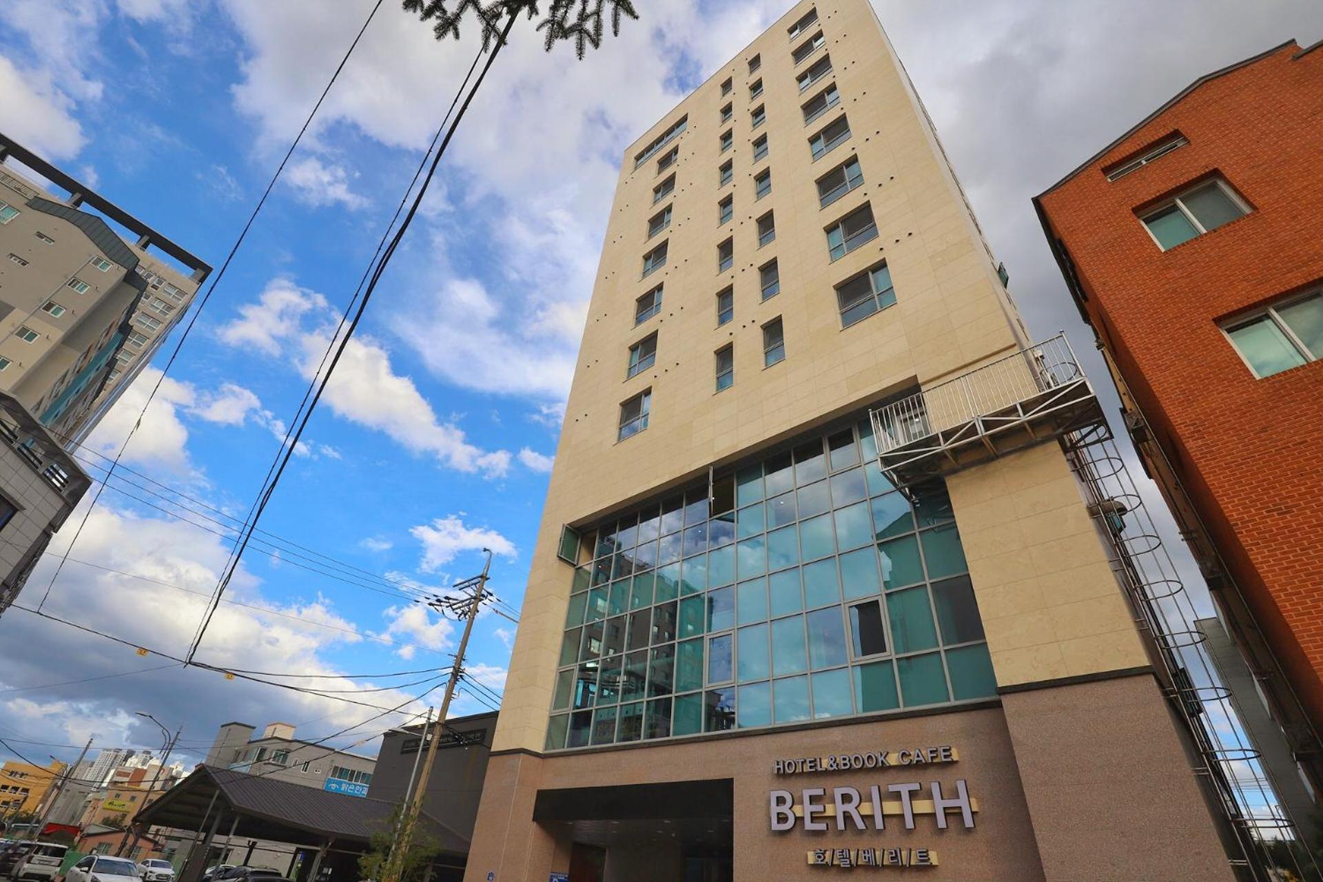 Berith Hotel Сокчхо Экстерьер фото